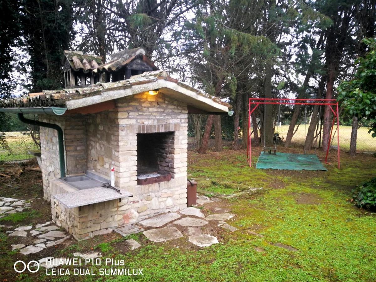 Villa Con Piscina Assisi Exterior foto